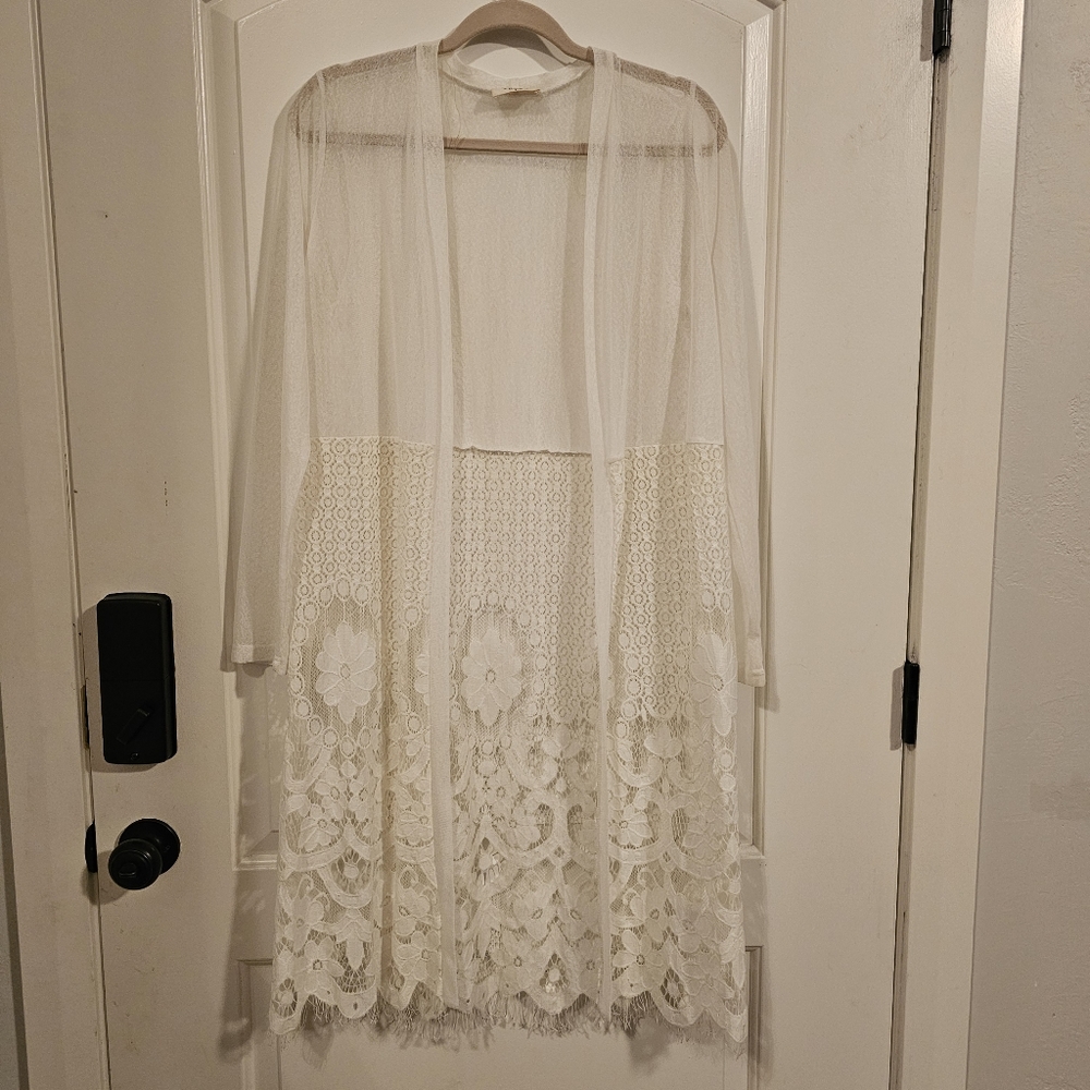 ****SOLD*****Womens Ember long white cardigan size large